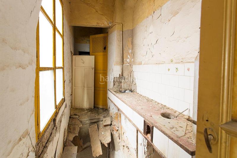 Foto cfa2c13d-75c1-4146-a47c-fcd44b9e96a5. Edificio en pleno centro en Guadix