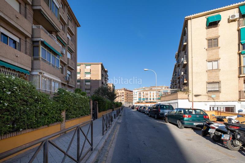 Foto 1803f689-0f15-4f60-a026-284beb8bd478. Parking coche plaza cerrada edificio alcazar de san juan en Granada