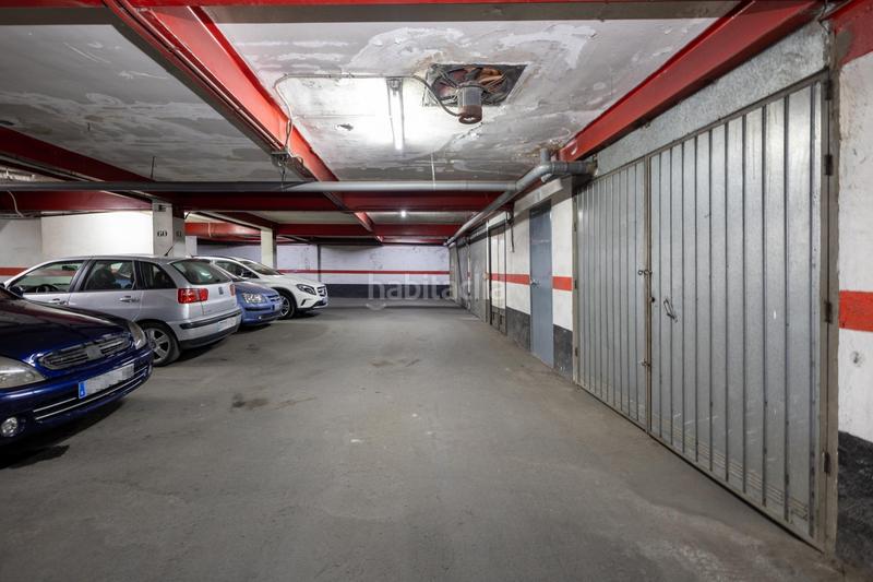 Foto 2ed68aea-09d9-48bc-9d83-3effee47672e. Parking coche plaza cerrada edificio alcazar de san juan en Granada