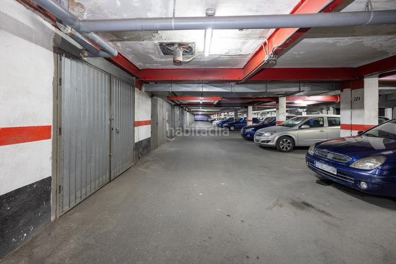 Foto 3362091f-fb49-47c3-9aba-da11b96111e2. Parking coche plaza cerrada edificio alcazar de san juan en Granada