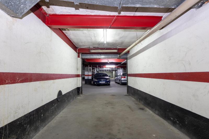 Foto b19bcf59-d3ba-459d-9b33-d29ae2c0232a. Parking coche plaza cerrada edificio alcazar de san juan en Granada