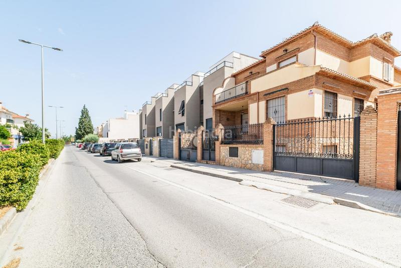 Foto cfad093f-2ddb-4bb5-b9f8-15b7778ffb99. Casa pareada espectacular casa en Santa Fe