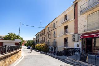Casa adossada a Alhama de Granada. Edificio a reformar con gran potencial en alhama de granada