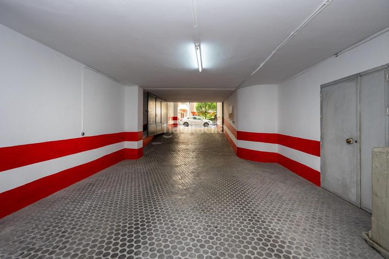 Foto c4cd2095-1a10-4437-adeb-aafaa6a35c9e. Aparcament cotxe a Fígares Granada