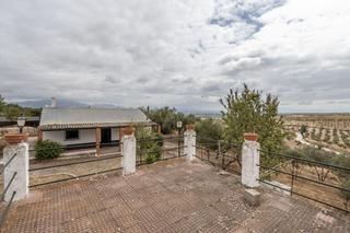 Masia a Moraleda de Zafayona. Finca de recreo en los tablazos