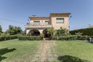 Maison à Dílar. Casa señorial con terreno en dílar