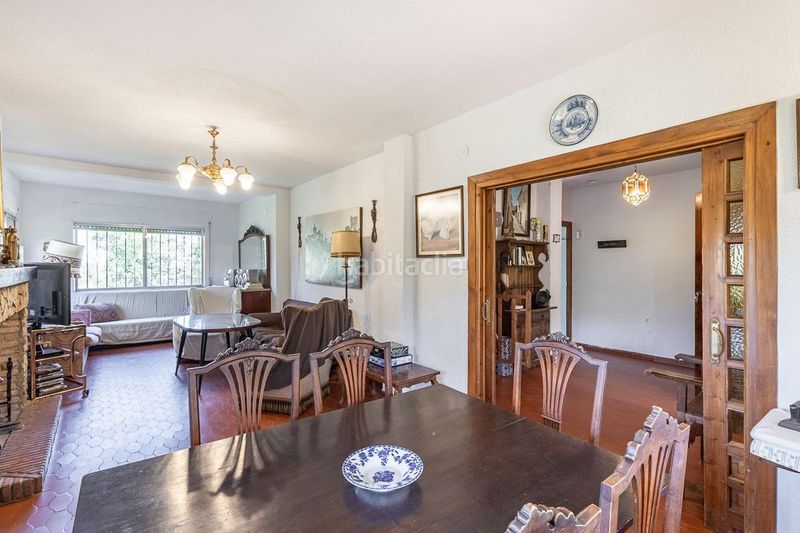 Foto e3bded12-7833-4d97-8217-0fbd02a3b39a. Casa amb aparcament a Dílar