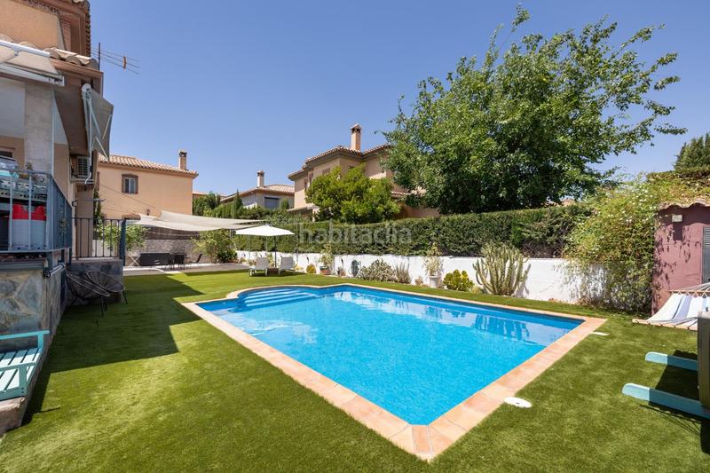 Foto 07163c63-aae4-4891-9440-ad56efb84d7b. Chalet en calle tirso de molina 14 descubre tu villa de lujo ! chalet independiente con piscina privada en Otura