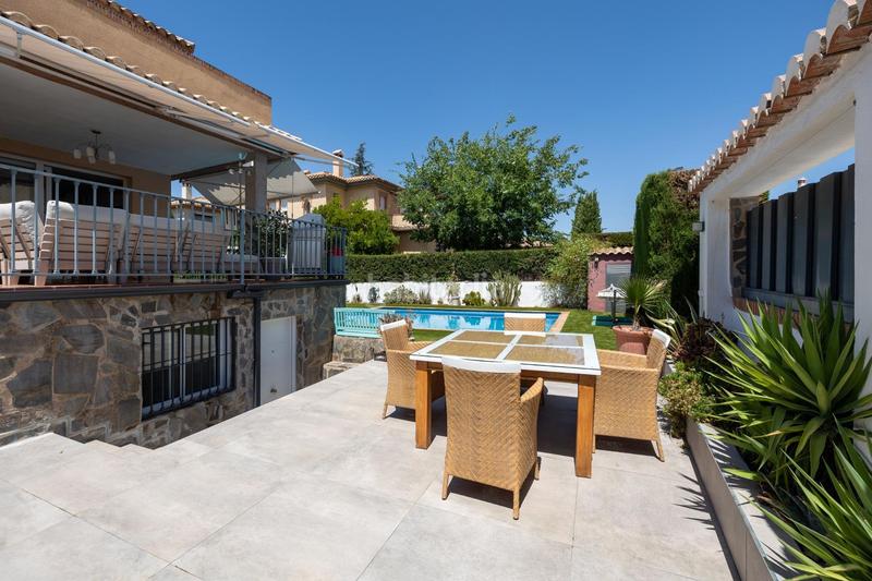 Foto 542e7431-f58d-4c72-9c51-eeecee51fbda. Chalet en calle tirso de molina 14 descubre tu villa de lujo ! chalet independiente con piscina privada en Otura
