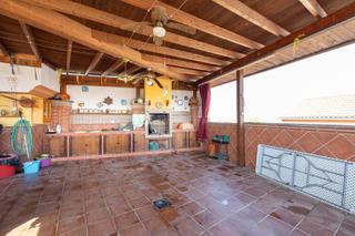 Casa pareada en Belicena. Magnífica casa con gran terraza panorámica