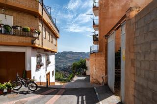 Terreny residencial  Calle molinos. Venta de solar urbano de 222 m2 en lanjarón granada
