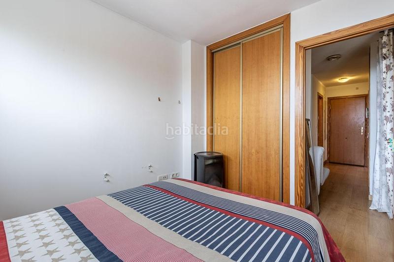 Foto 091ab9ee-fff4-4d18-9411-344420dd8434. Piso en calle de la fuente del tesoro 54 piso de 4 estancias con garaje y trastero en zona media en Sierra Nevada