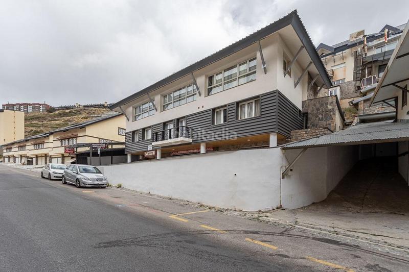 Foto 573cbd06-614a-4a74-97c9-cedf725aa123. Piso en calle de la fuente del tesoro 54 piso de 4 estancias con garaje y trastero en zona media en Sierra Nevada