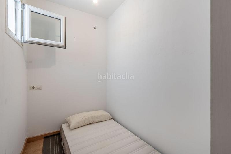 Foto 7c8ed7de-e005-456d-97df-090a2088755b. Piso en calle de la fuente del tesoro 54 piso de 4 estancias con garaje y trastero en zona media en Sierra Nevada