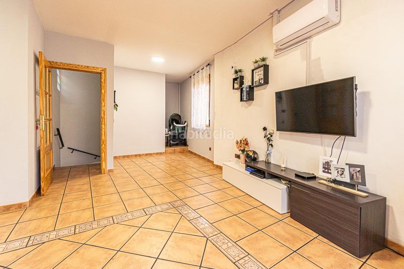 Foto ef5bd271-b7f9-4fc6-8177-55ee8a61efc4. Casa  con negocio en Montillana
