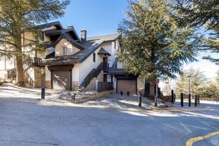 Àtic a Zona media. Vivienda con garajes en sierra nevada zona media  baja