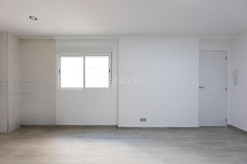 Foto 285fdcf6-1dc0-4b04-a15b-316bdd485fde. Piso en calle de manuel de falla 9 piso en el Centro en Salobreña