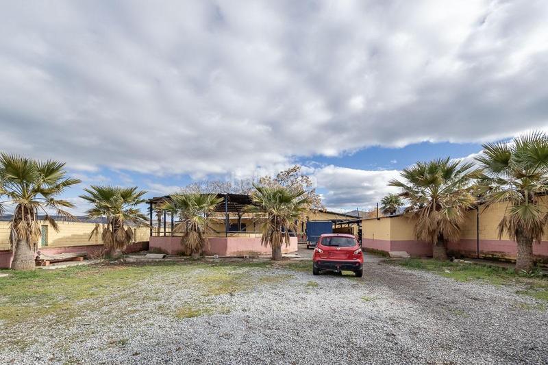 Foto f1adc27a-6ac9-4ab1-aff7-d34de5ae8cf0. Chalet with parking in La Zubia Ciudad Zubia (La)