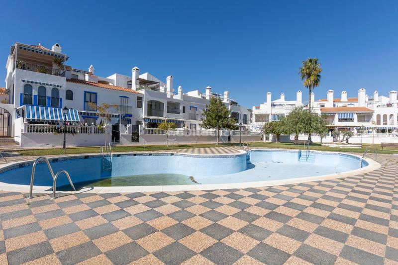 Foto da9a195c-fd86-43c7-a132-df8d720bf844. Ático precioso áticodúplex en perla de andalucía en Motril