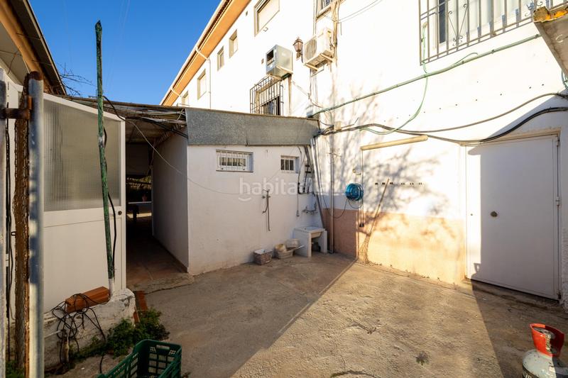 Foto 74631859-6084-4105-b73a-aaf7ea15d350. Local comercial a Camino de Ronda Granada