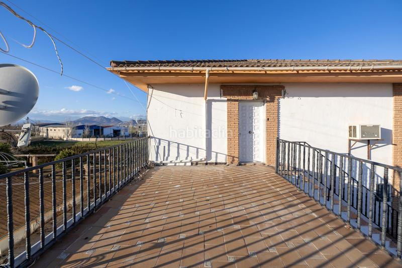 Foto d03ff1ef-c434-4e2c-8c28-58b399eb7988. Local comercial a Camino de Ronda Granada