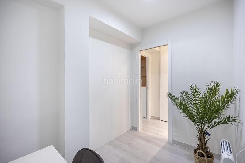 Foto ee4624e0-97fc-4d01-8a52-ad8304f418f7. Piso atención! piso totalmente reformado con grandes calidades en pleno centro en Granada