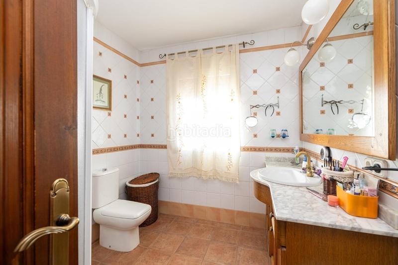 Foto c612f276-c5a7-410a-93f6-a13ac42e66a0. Casa chalet en venta en Alfacar