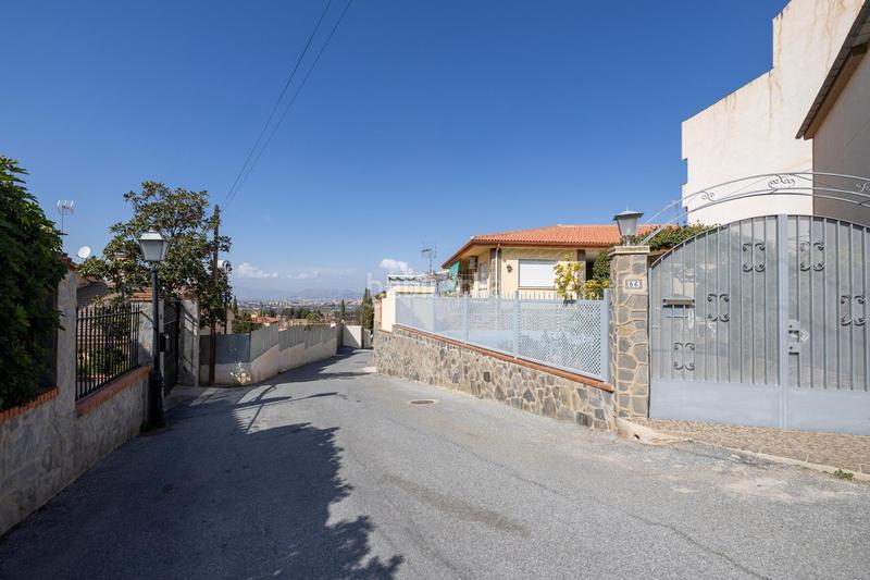 Foto 55173e18-55ef-41e5-adb5-55a8202a02eb. Terrain résidentiel dans Barrio de la Vega Monachil