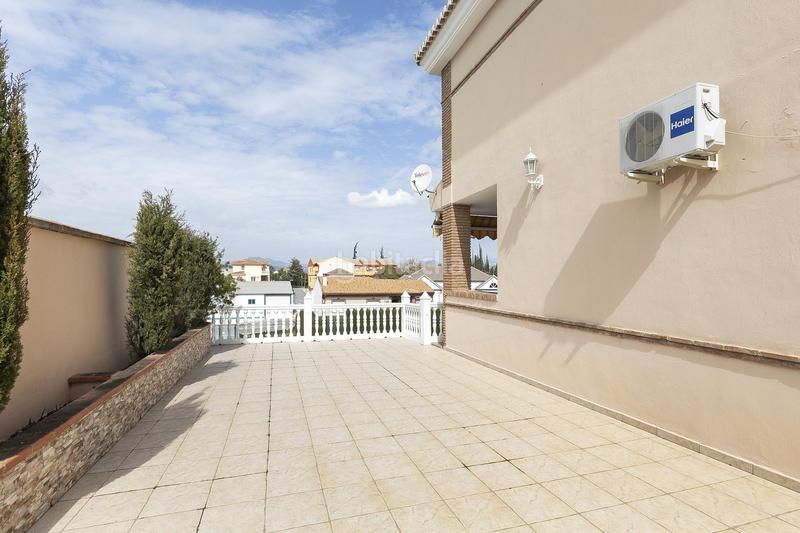Foto f9780828-7708-45da-8eac-b49813c77cda. Chalet gran chalet independiente en lachar en Láchar