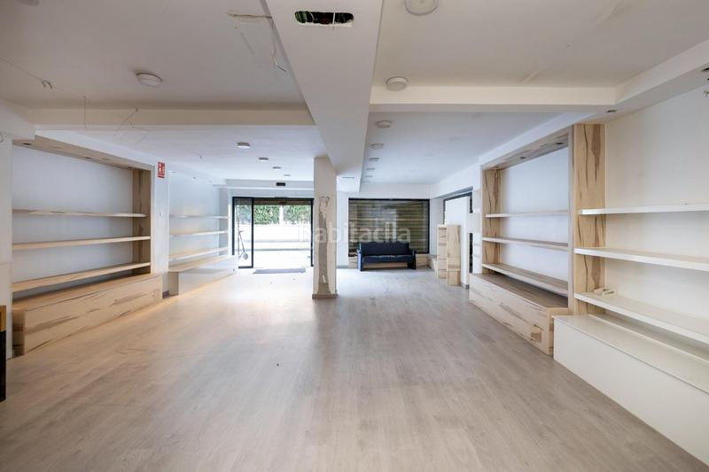 Foto 15be3168-ddcd-49c8-b451-0bd22c3fd7d1. Alquiler local comercial alquiler local comercial acera del darro en Granada