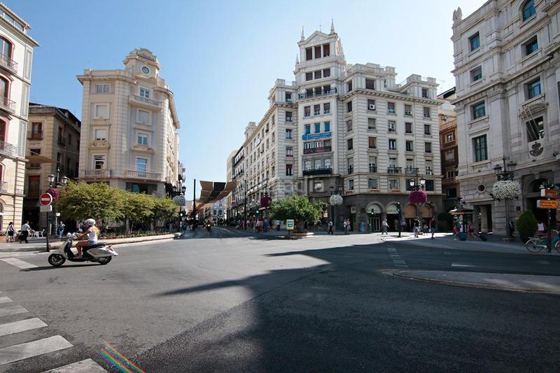 Foto 9dad8fa2-ad33-4600-9a5c-174c5974a7cf. Alquiler local comercial alquiler local comercial acera del darro en Granada