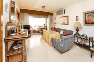 Piso en Camino de Ronda. Sensacional vivienda en calle trajano