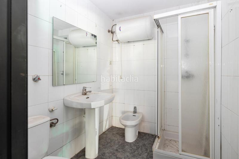 Foto b9113fcc-60b6-445d-82d1-627f5059edaa. Geschäftsraum in Rosaleda - Juventud Granada