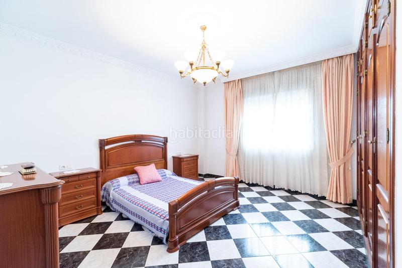 Foto 2b7ffcf7-da51-408a-9400-2ec0a795a4a0. Casa adosada en calle de las parras 2 oportunidad única! casa adosada haciendo esquina , granada en Maracena