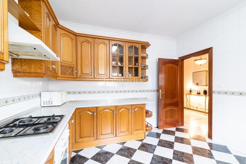 Foto fe2e5bad-2e66-4489-9999-e7f5cfdeb6a1. Casa adosada en calle de las parras 2 oportunidad única! casa adosada haciendo esquina , granada en Maracena