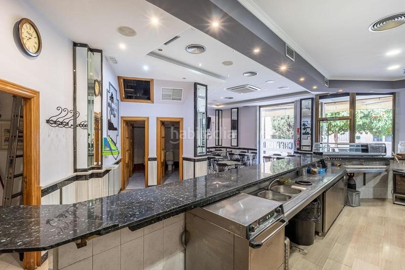 Foto 3f6334d1-a3cf-4311-9f62-32ffab6f59bc. Local commercial dans calle rector lópez argüeta 23 dans Granada