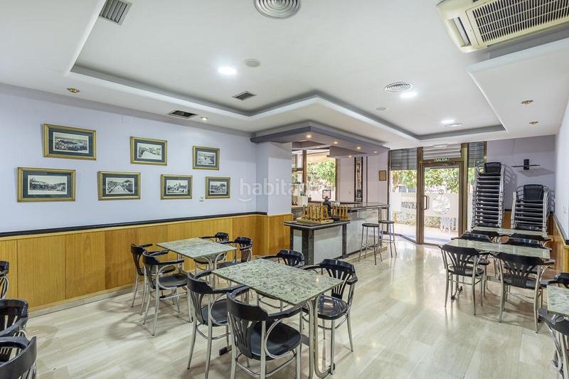 Foto b82f66b7-6c78-4246-b7a7-b8711793b072. Local commercial dans calle rector lópez argüeta 23 dans Granada