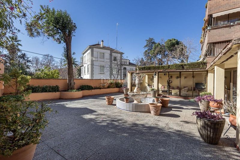 Foto d379bf6a-a25a-474b-bf71-797b07cd5359. Pis amb aparcament piscina a San Matías - Realejo Granada