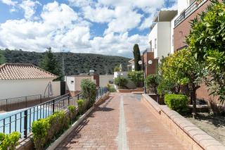 Maison à Crta. De la Sierra. Casa en venta en urbanización privada junto al hospital vithas!