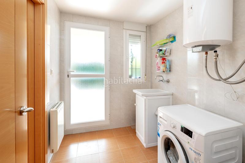 Foto 678af06d-38e3-4ce7-8999-e4d66c7ff3b5. Chalet estupenda vivienda en urb. los chopos de las gabias en Gabias (Las)