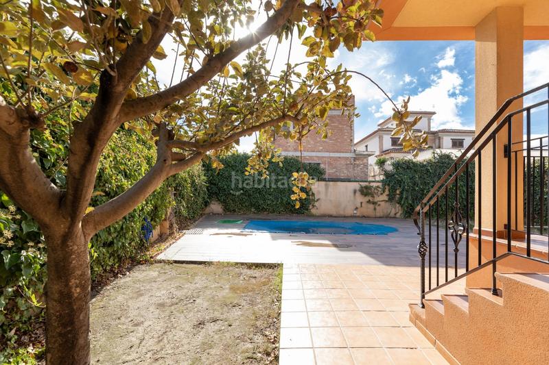 Foto bdef8b35-c0f9-4be7-ba01-3dfceeaa28fe. Chalet estupenda vivienda en urb. los chopos de las gabias en Gabias (Las)