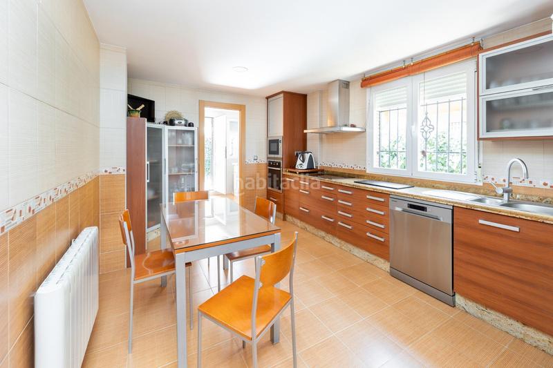 Foto e8064fce-bdac-4125-a459-e4fbba896fb6. Chalet estupenda vivienda en urb. los chopos de las gabias en Gabias (Las)