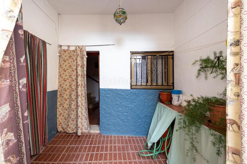 Foto f8d87da7-e054-41cd-a082-33345700c99a. Masia a Albuñuelas