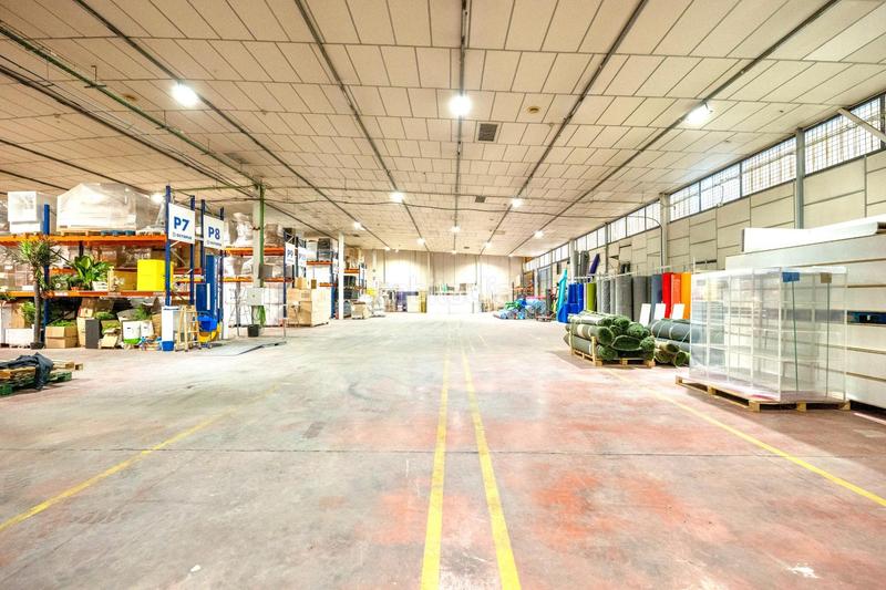 Foto d99f16c2-c597-4aee-81ff-f8cb38bd847f. Nau industrial a Albolote