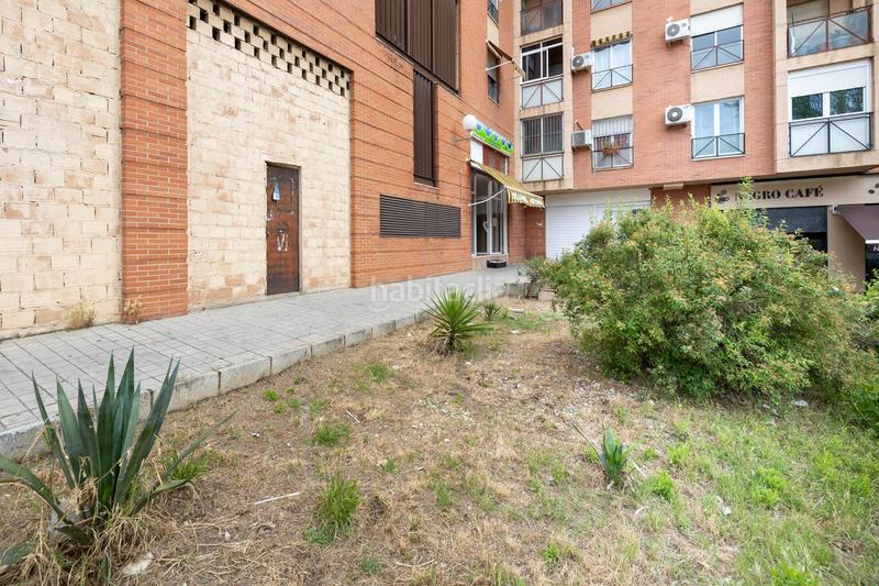 Foto 0cf5261e-01ec-4326-8e77-5352d3173ec2. Local comercial a parque nueva Granada Granada