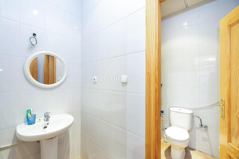 Foto 3bdb3ca2-5990-4547-8fd3-6a222e61c18e. Local comercial a parque nueva Granada Granada