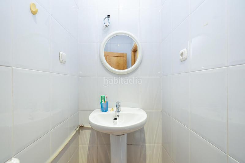 Foto ae78650d-b325-43a7-9deb-ce308bef5e09. Local comercial a parque nueva Granada Granada