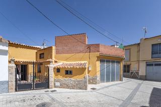 Masia  Calle herradura. Bonita casa cueva con garaje en pleno centro de guadix.