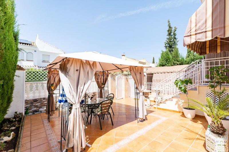 Foto fae8d3dc-55c6-48f7-a5b4-6d839d27bbcd. Chalet en calle peral 23 espectacular chlaet en el cortijo del aire en Albolote