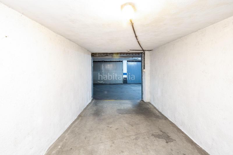 Foto a9fc32b9-6d76-4fd6-a6dd-51d84a7010f0. Posto auto in Barrio de Zaidín Granada